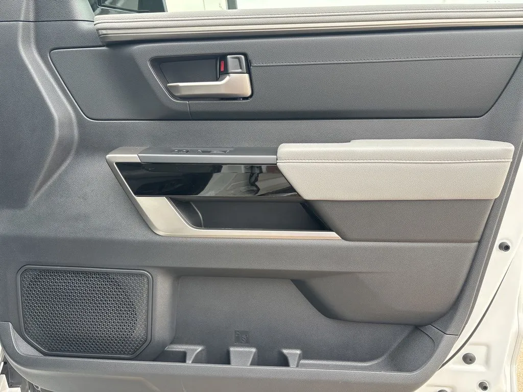 2026 Toyota Tundra Limited - Photo 27