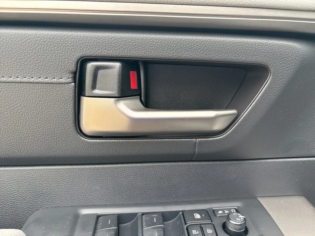 2026 Toyota Tundra Limited - Photo 14