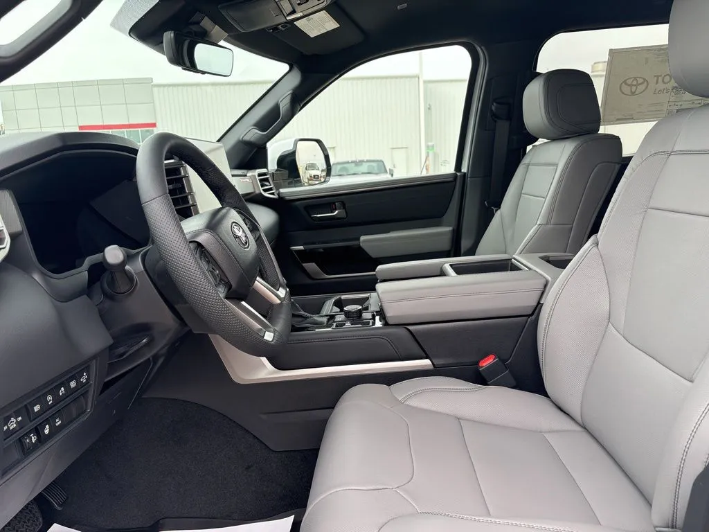 2026 Toyota Tundra Limited - Photo 18