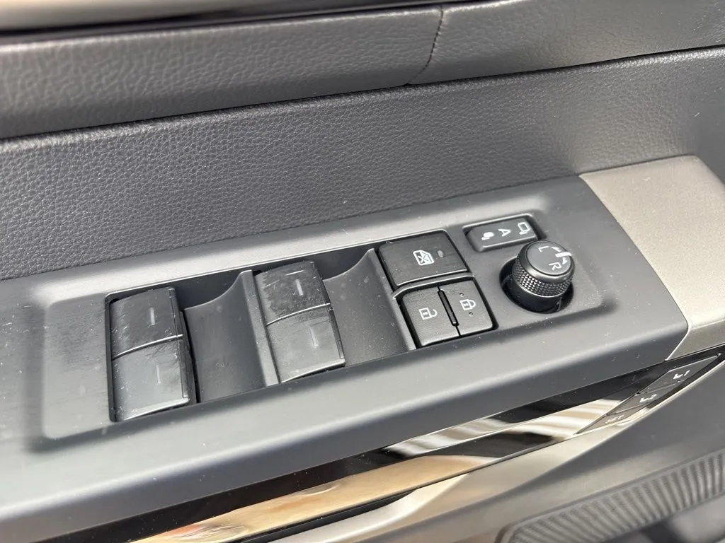 2026 Toyota Tundra Limited - Photo 15