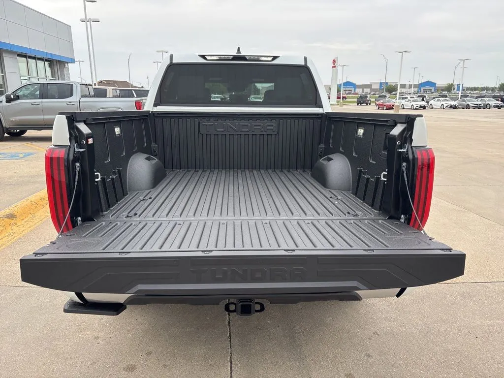 2026 Toyota Tundra Limited - Photo 8