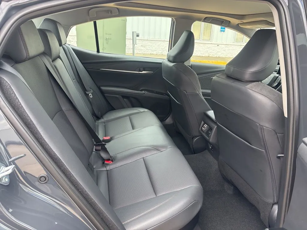2026 Toyota Camry XLE - Photo 30