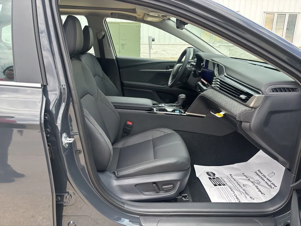 2026 Toyota Camry XLE - Photo 26