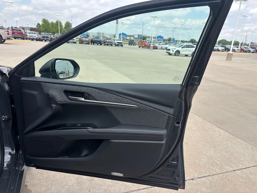 2026 Toyota Camry XLE - Photo 25