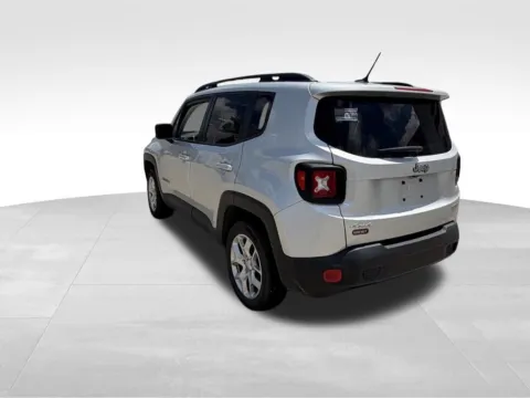 More photos of 2016 Jeep Renegade Latitude at Gregg Young Toyota of Columbus, NE