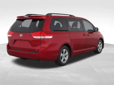 More photos of 2014 Toyota Sienna LE at Gregg Young Toyota of Columbus, NE