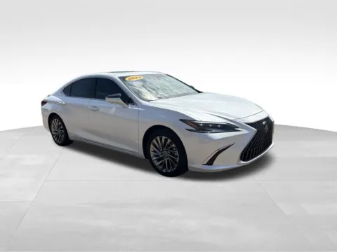 More photos of 2024 Lexus ES 300h Ultra Luxury at Gregg Young Toyota of Columbus, NE
