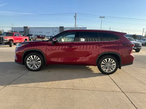 More photos of 2026 Toyota Highlander Platinum at Gregg Young Toyota of Columbus, NE