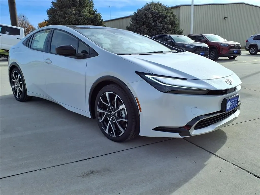 2026 Toyota Prius Plug-in Hybrid XSE Premium - Photo 8