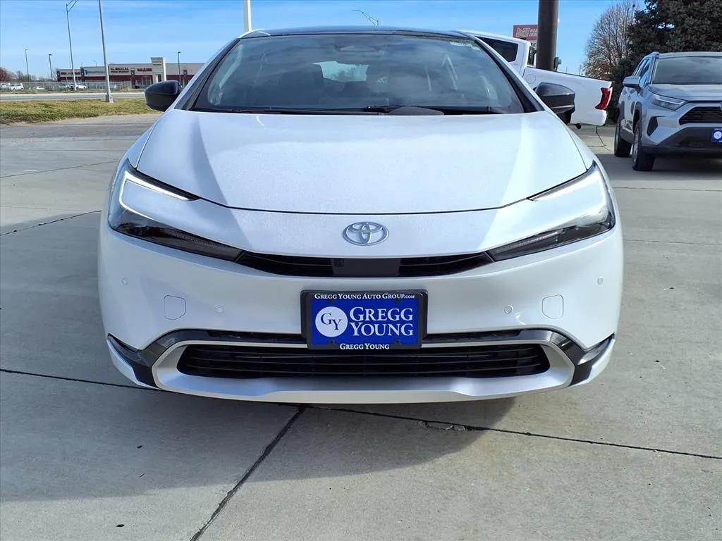 2026 Toyota Prius Plug-in Hybrid XSE Premium - Photo 9