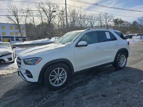 Photos of 2024 Mercedes-Benz GLE 450e for sale in Southborough, MA at CARNOVA SOUTHBOROUGH