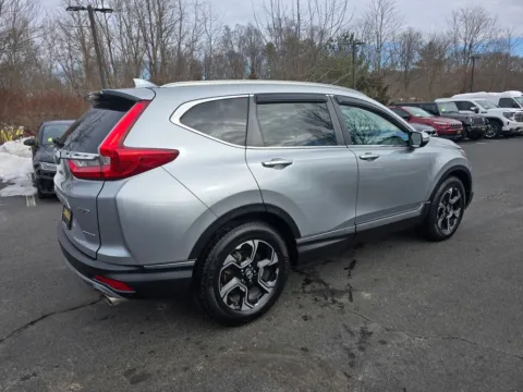 More photos of 2017 Honda CR-V Touring at CARNOVA SOUTHBOROUGH, MA
