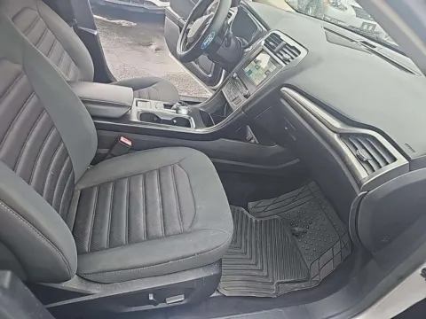 More photos of 2017 Ford Fusion SE at CARNOVA SOUTHBOROUGH, MA