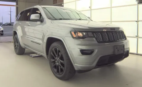 Photos of 2019 Jeep Grand Cherokee Altitude for sale in Southborough, MA at CARNOVA SOUTHBOROUGH