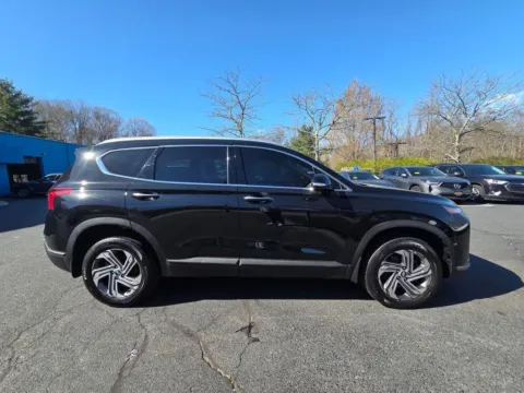 More photos of 2023 Hyundai Santa Fe SEL at CARNOVA SOUTHBOROUGH, MA