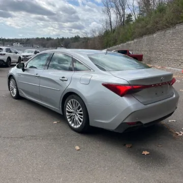 More photos of 2020 Toyota Avalon Hybrid Limited at CARNOVA SOUTHBOROUGH, MA