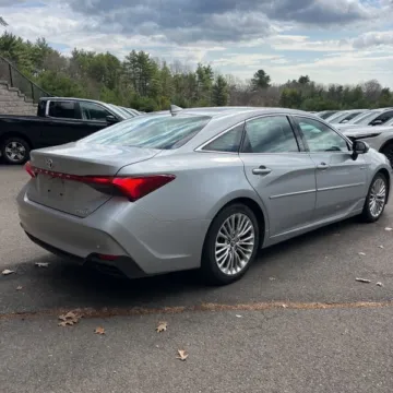 More photos of 2020 Toyota Avalon Hybrid Limited at CARNOVA SOUTHBOROUGH, MA