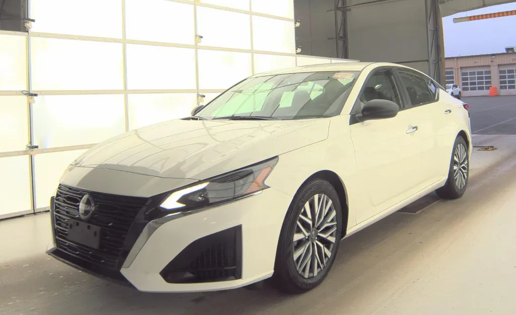 White 2025 Nissan Altima 2.5 SV for sale in Southborough, MA