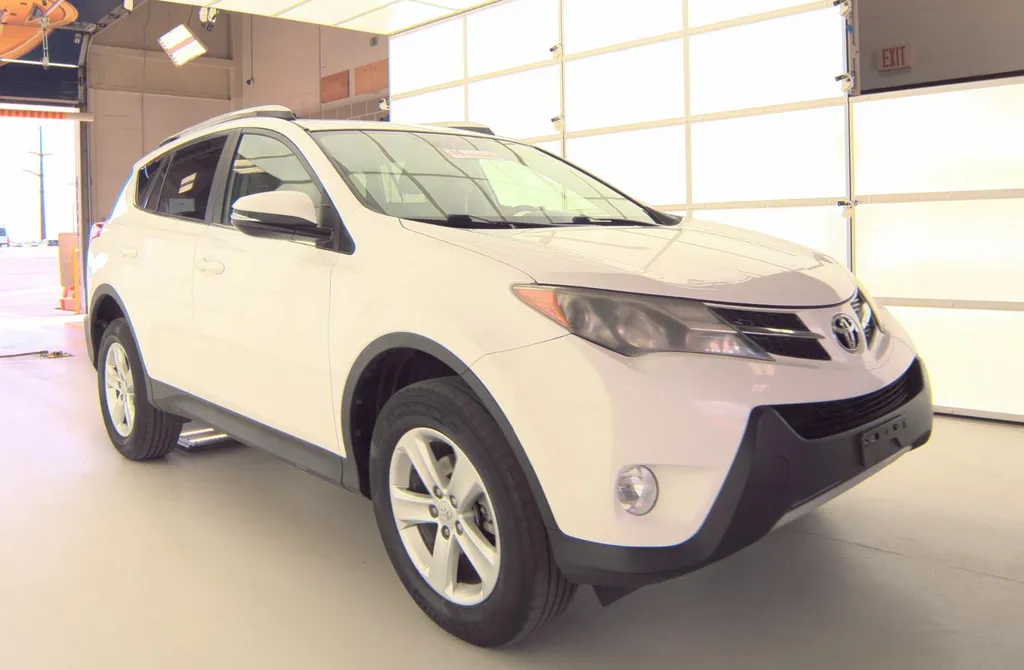White 2013 Toyota RAV4 XLE for sale in Southborough, MA