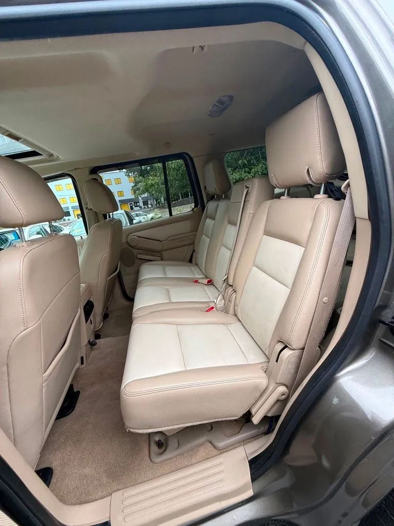 2006 Ford Explorer Eddie Bauer - Photo 14