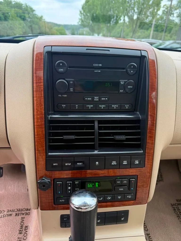 2006 Ford Explorer Eddie Bauer - Photo 12