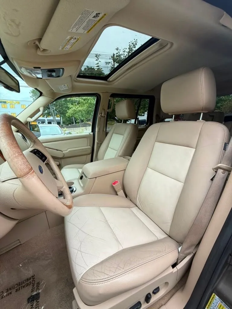 2006 Ford Explorer Eddie Bauer - Photo 8