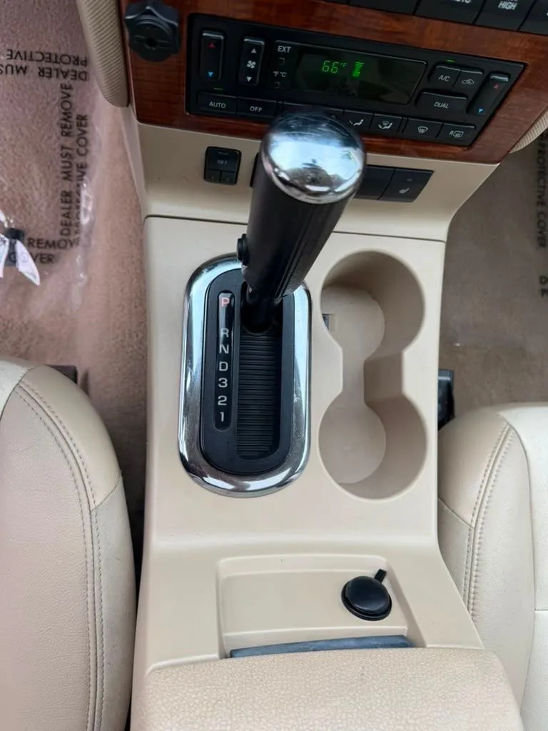 2006 Ford Explorer Eddie Bauer - Photo 11