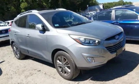 Gray 2015 Hyundai Tucson SE for sale in Southborough, MA