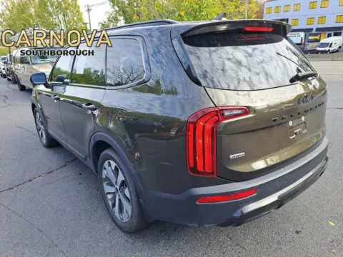 More photos of 2022 Kia Telluride SX at CARNOVA SOUTHBOROUGH, MA
