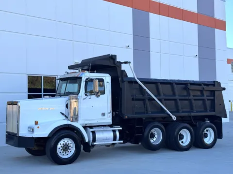 Another view of 2000 WESTERN STAR 4900 for sale in Greer, SC at Forge Truck Centers - South Carolina