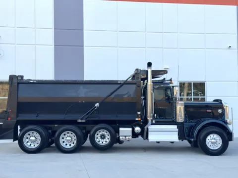 More photos of 2021 PETERBILT 389 at Forge Truck Centers - South Carolina, SC