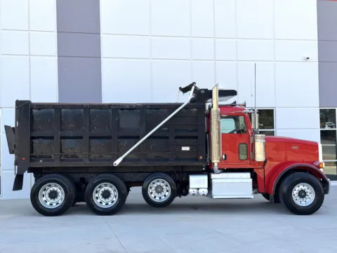 More photos of 2013 PETERBILT 367 at Forge Truck Centers - South Carolina, SC