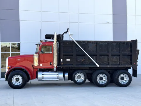 More photos of 2013 PETERBILT 367 at Forge Truck Centers - South Carolina, SC
