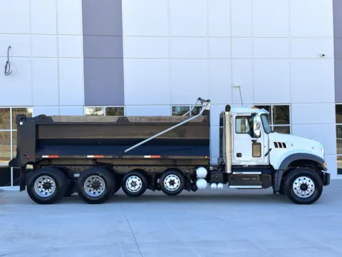 More photos of 2018 MACK GR64FR at Forge Truck Centers - South Carolina, SC