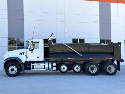 More photos of 2018 MACK GR64FR at Forge Truck Centers - South Carolina, SC