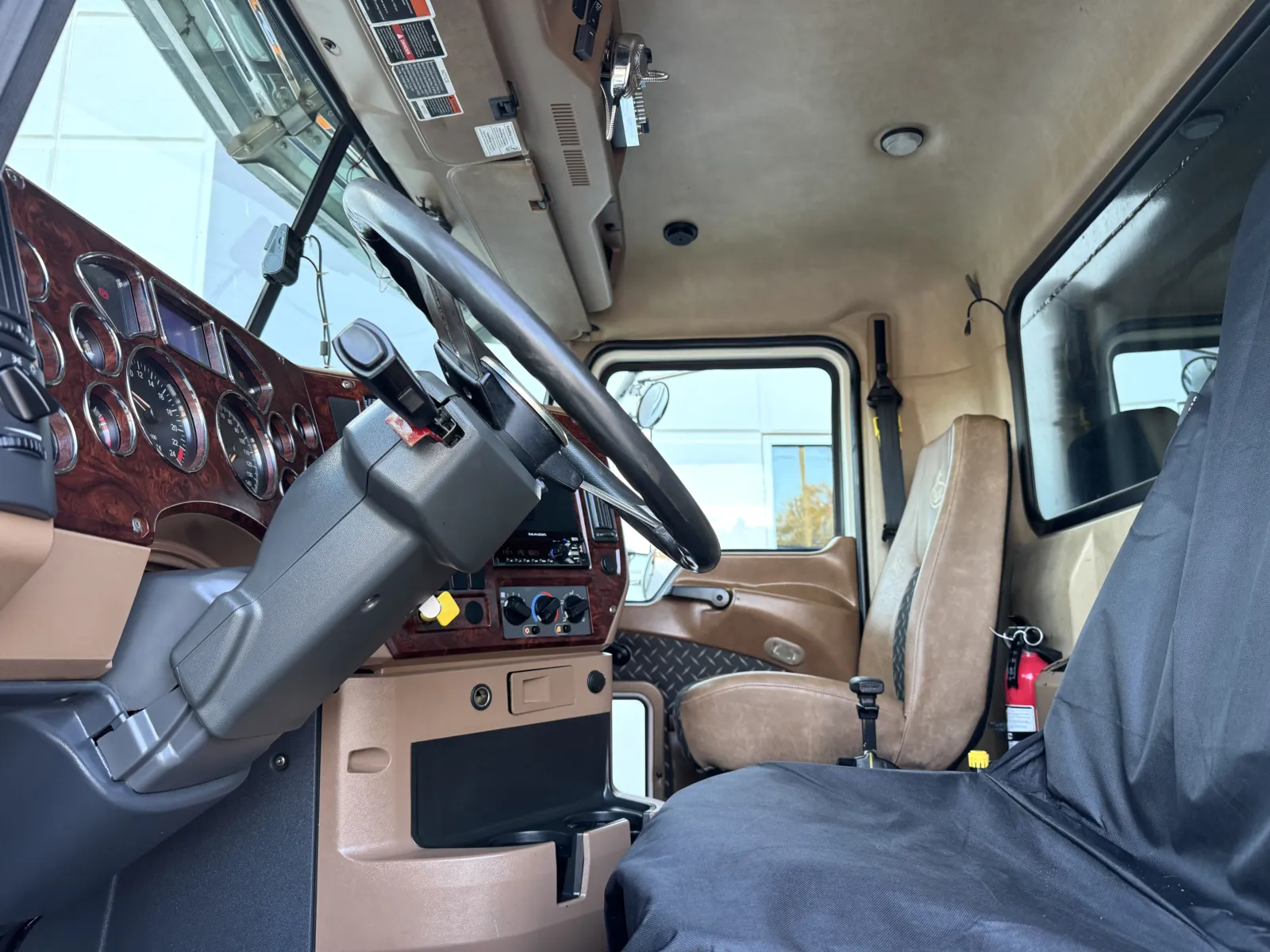 2015 Mack - image 15