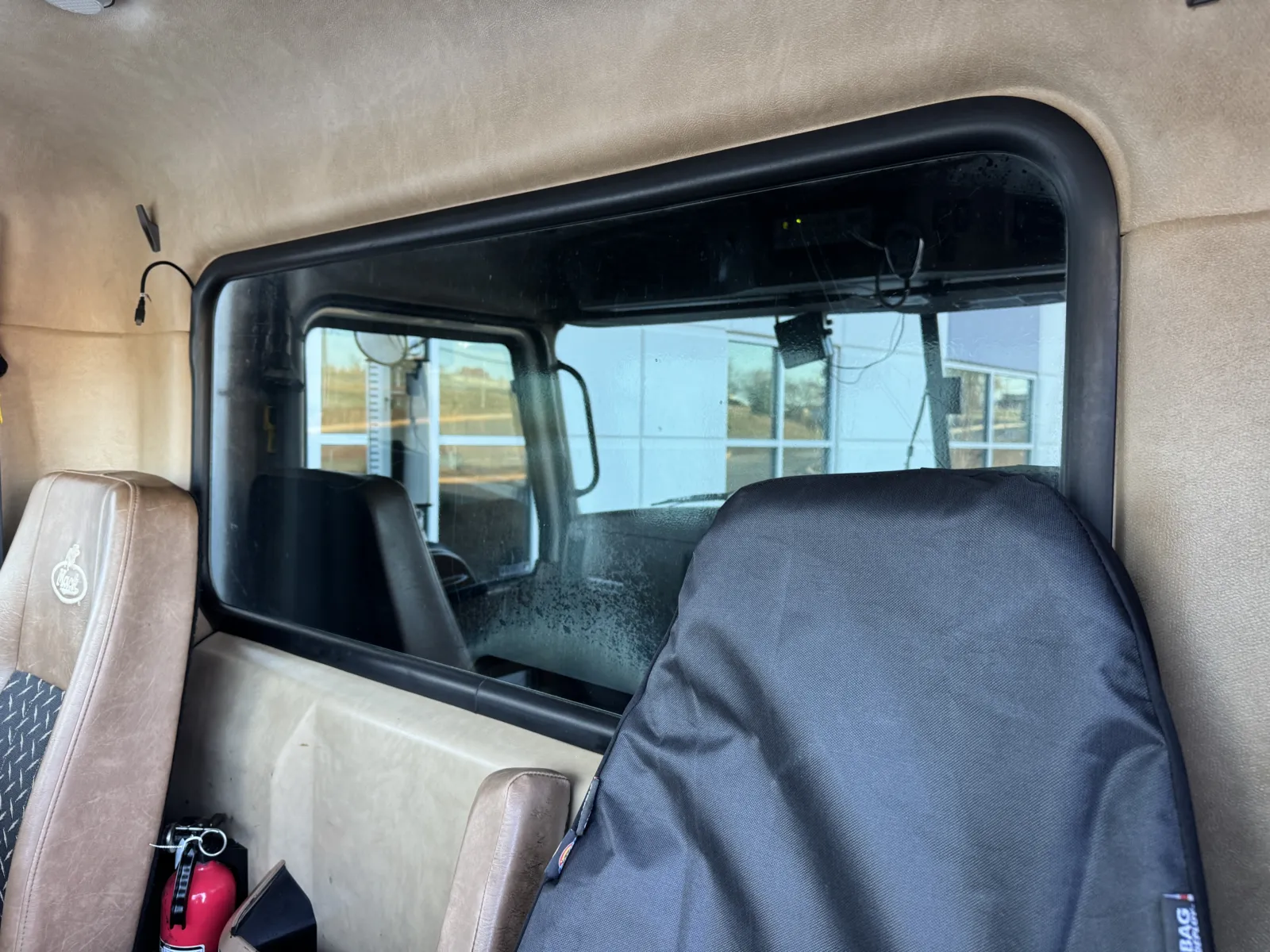 2015 Mack - image 21