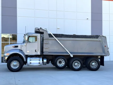 More photos of 2021 PETERBILT 348 at Forge Truck Centers - South Carolina, SC