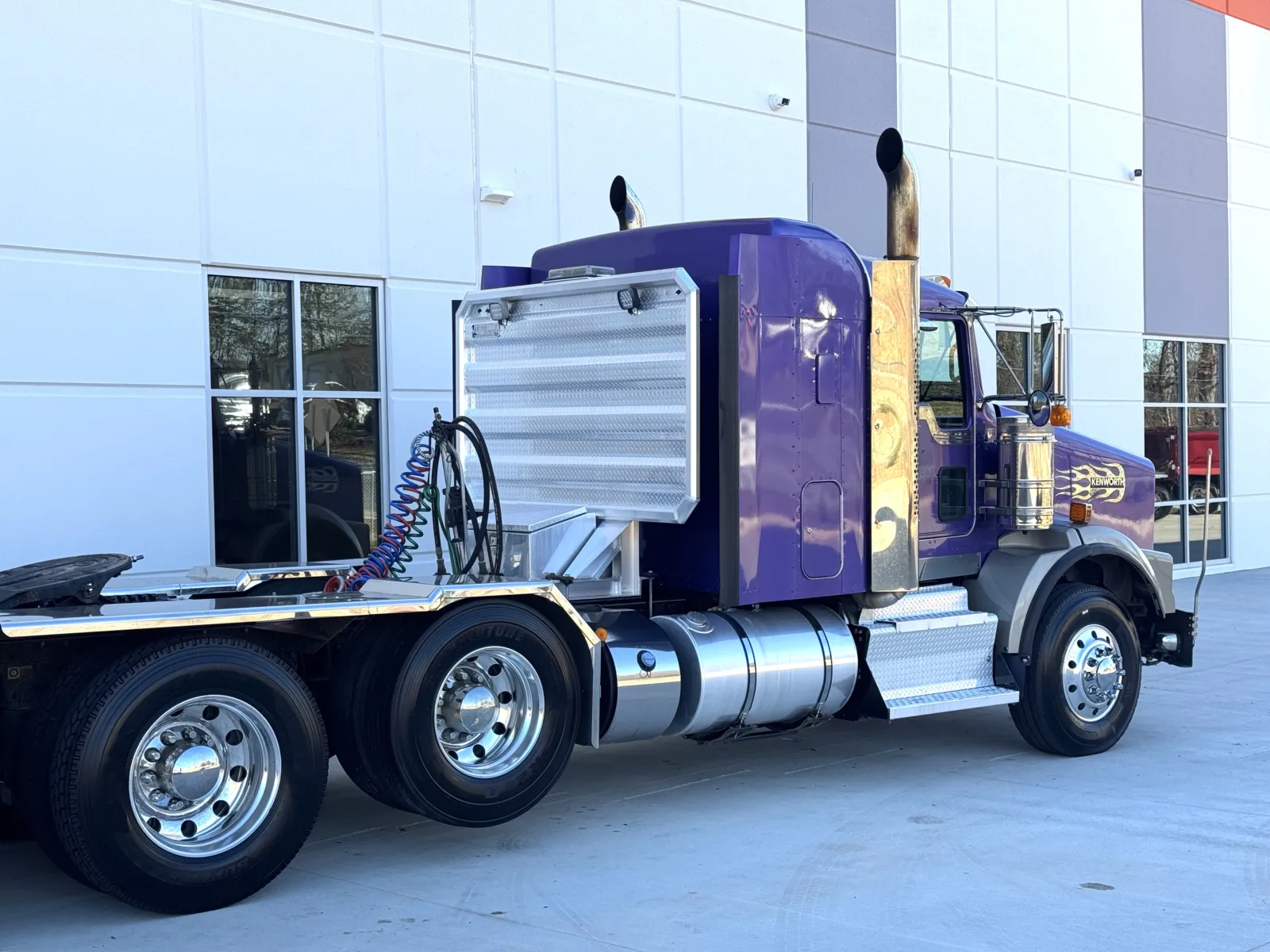 2014 Kenworth T800 - image 2