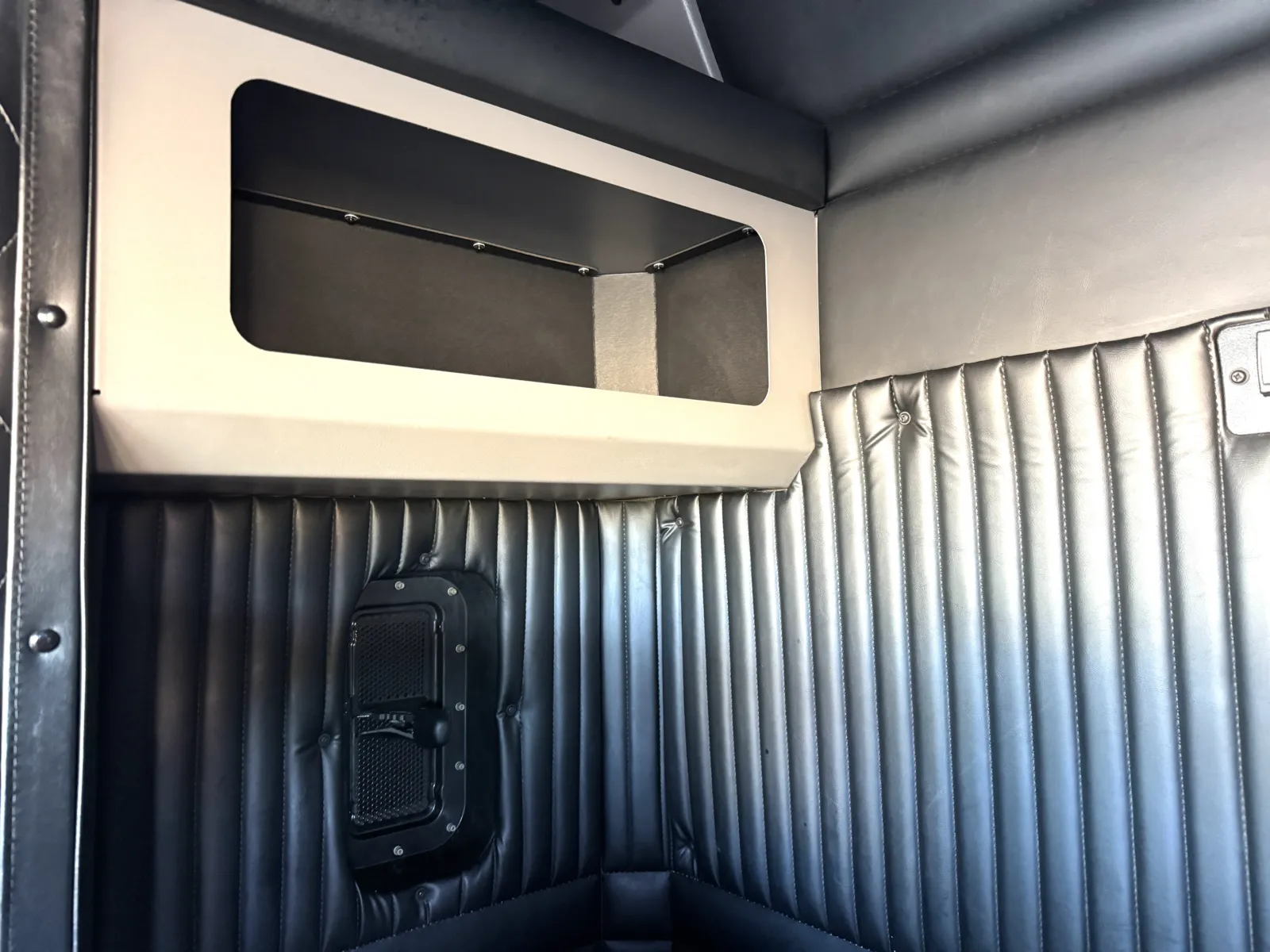 2014 Kenworth T800 - image 20