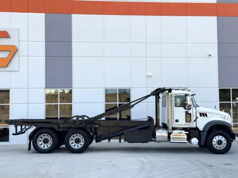 More photos of 2017 MACK GU713 at Forge Truck Centers - South Carolina, SC