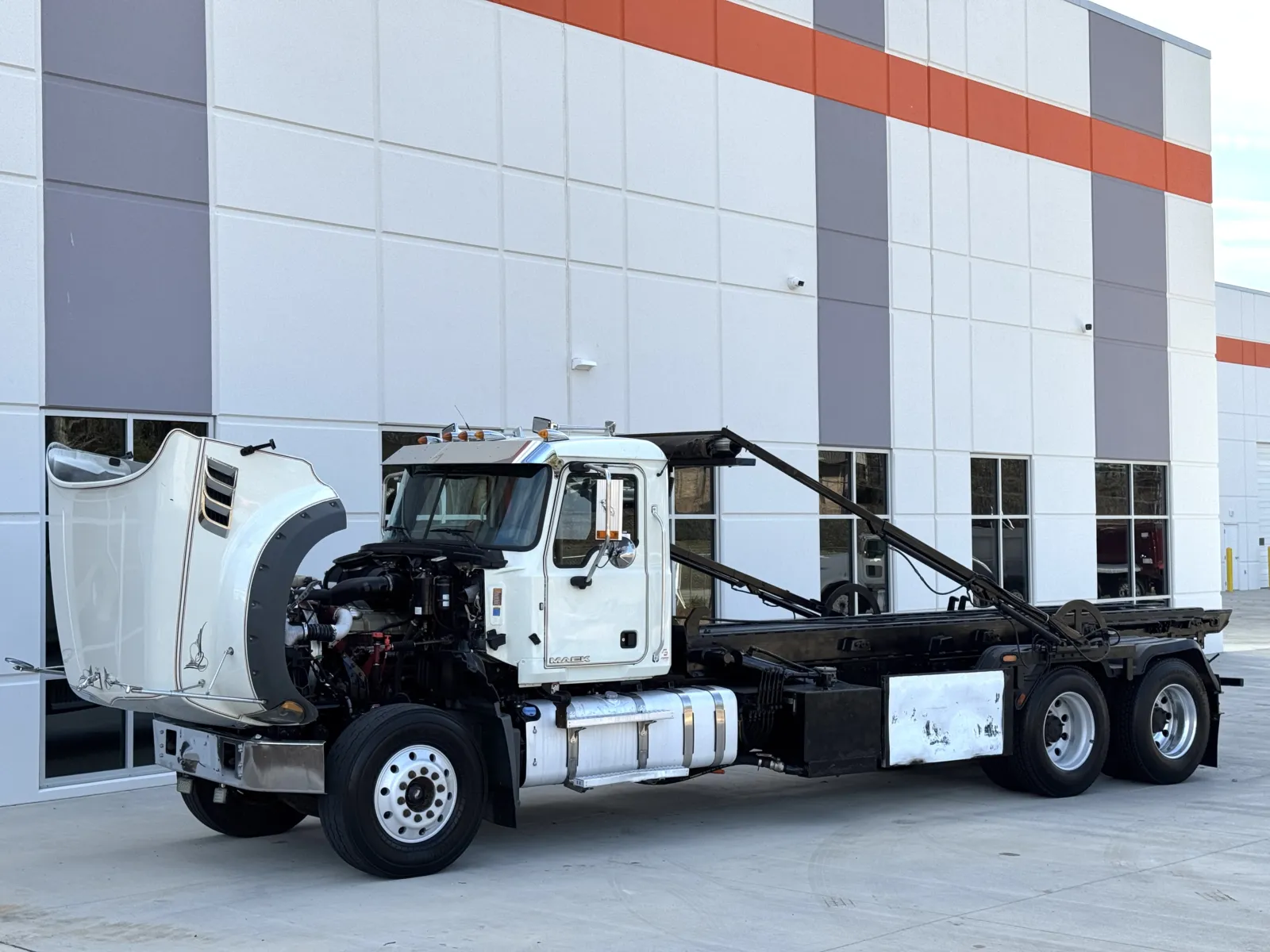 2017 Mack - image 10