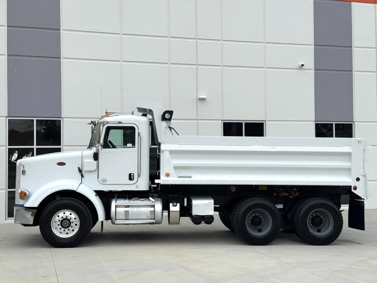 2013 Peterbilt 365 - image 5