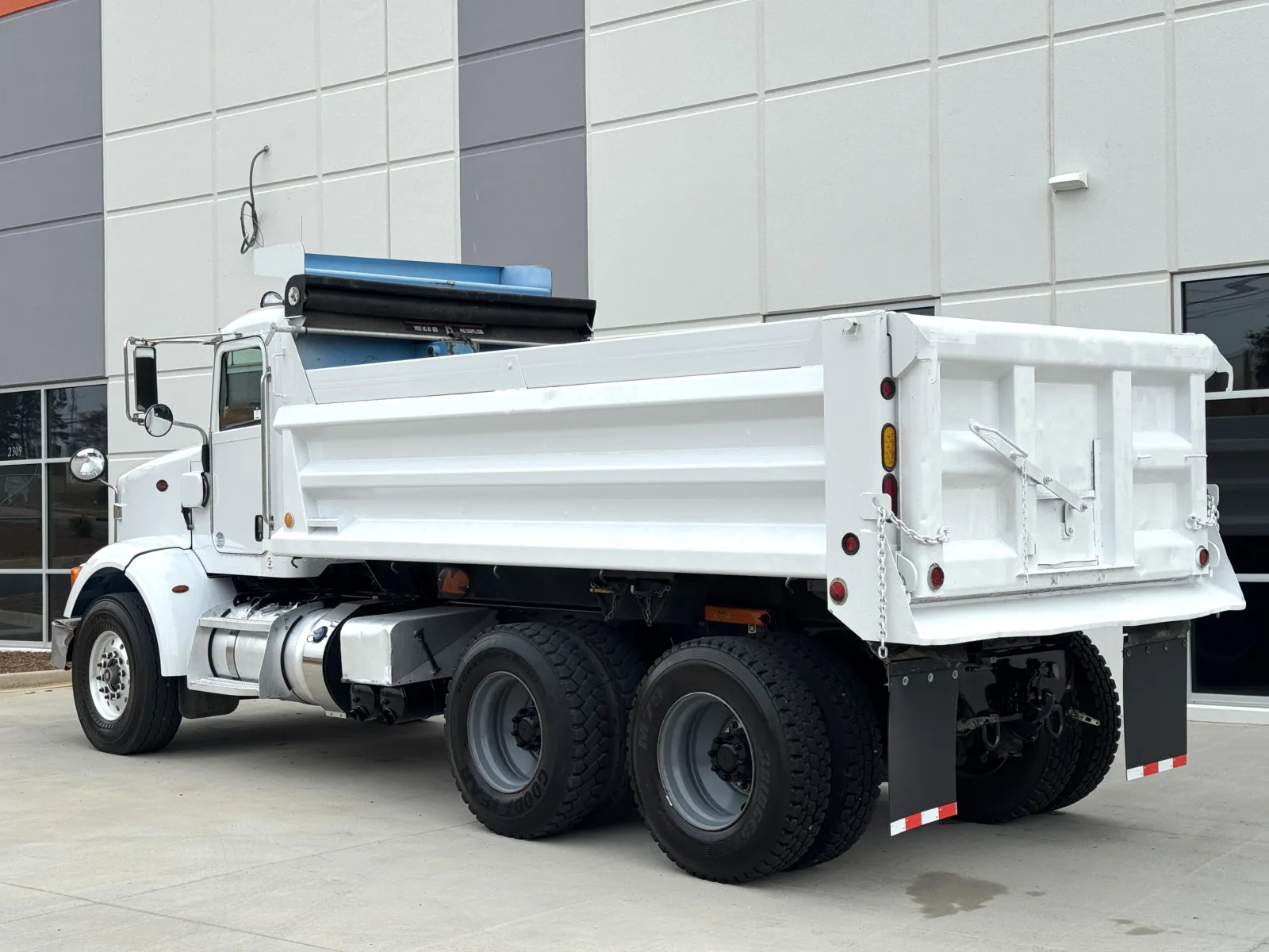 2013 Peterbilt 365 - image 7