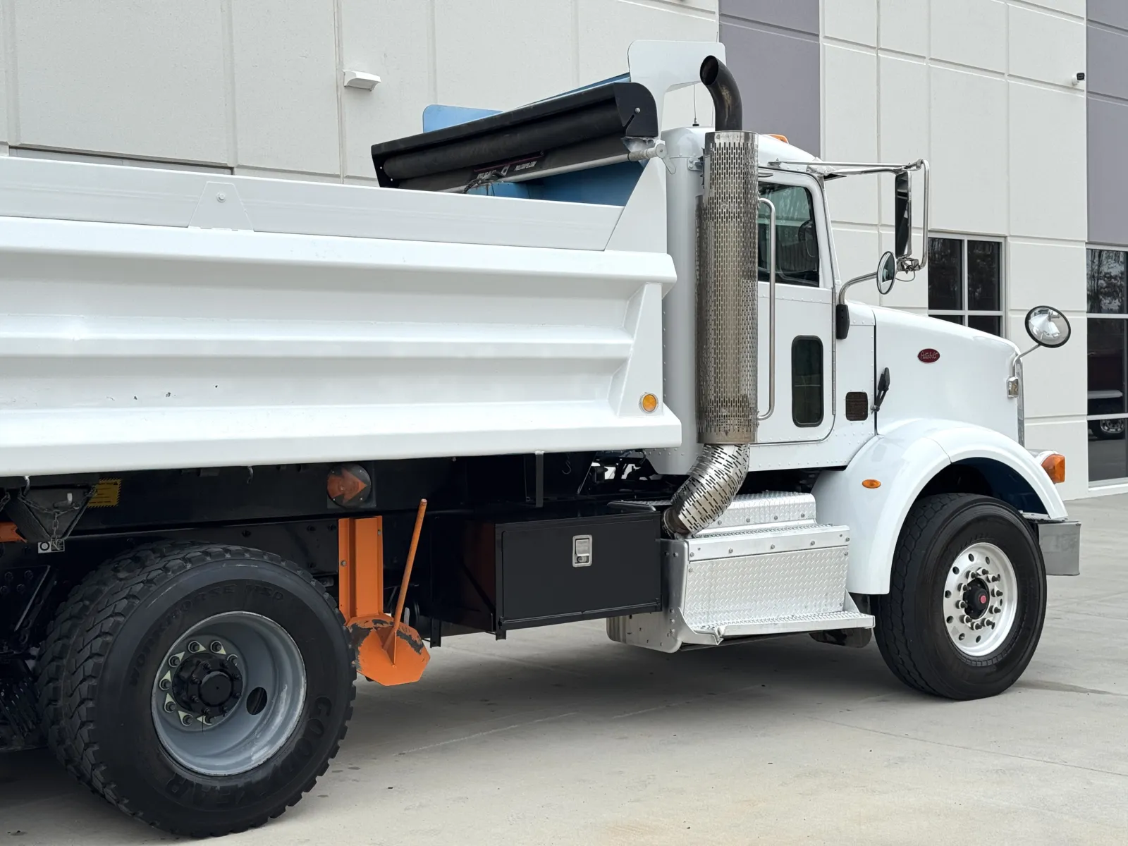 2013 Peterbilt 365 - image 8