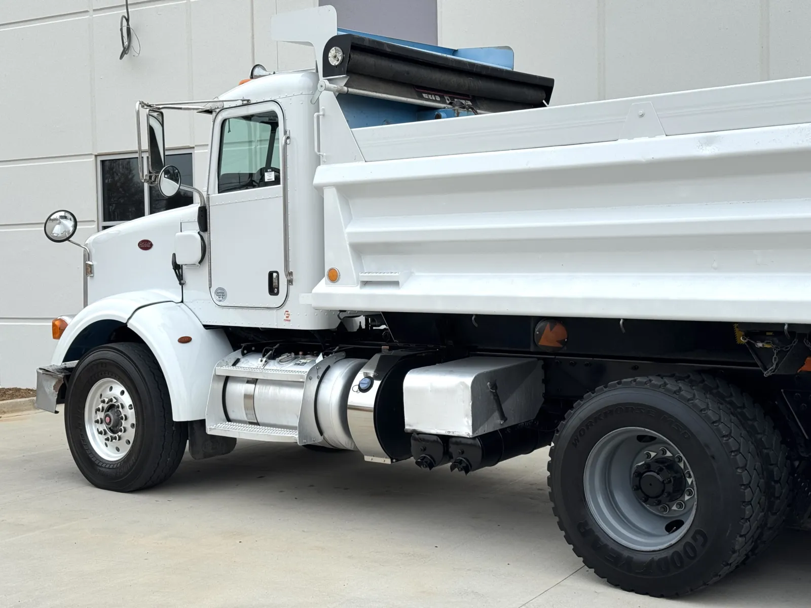 2013 Peterbilt 365 - image 9