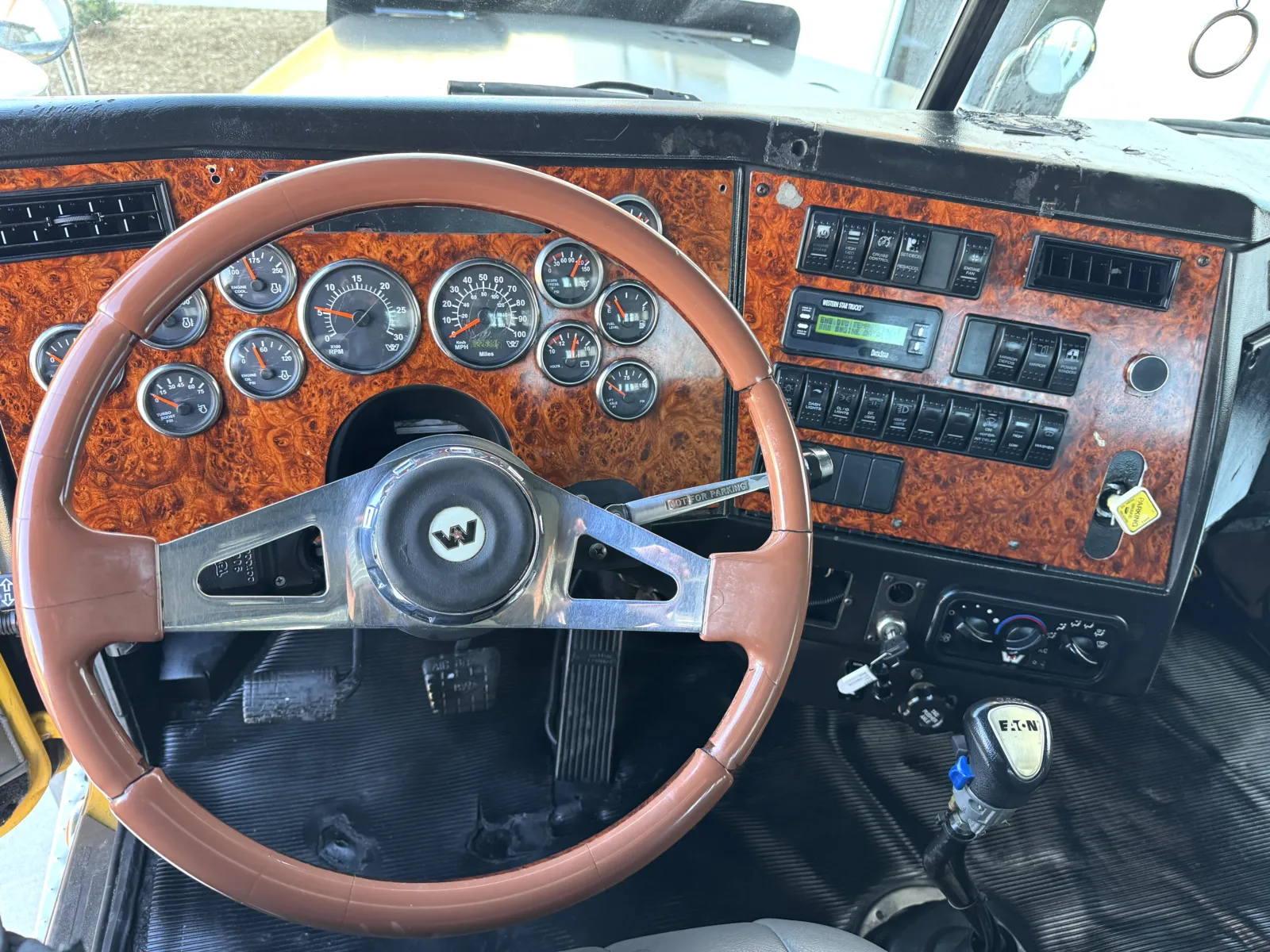 2007 Western Star 4900 - image 16