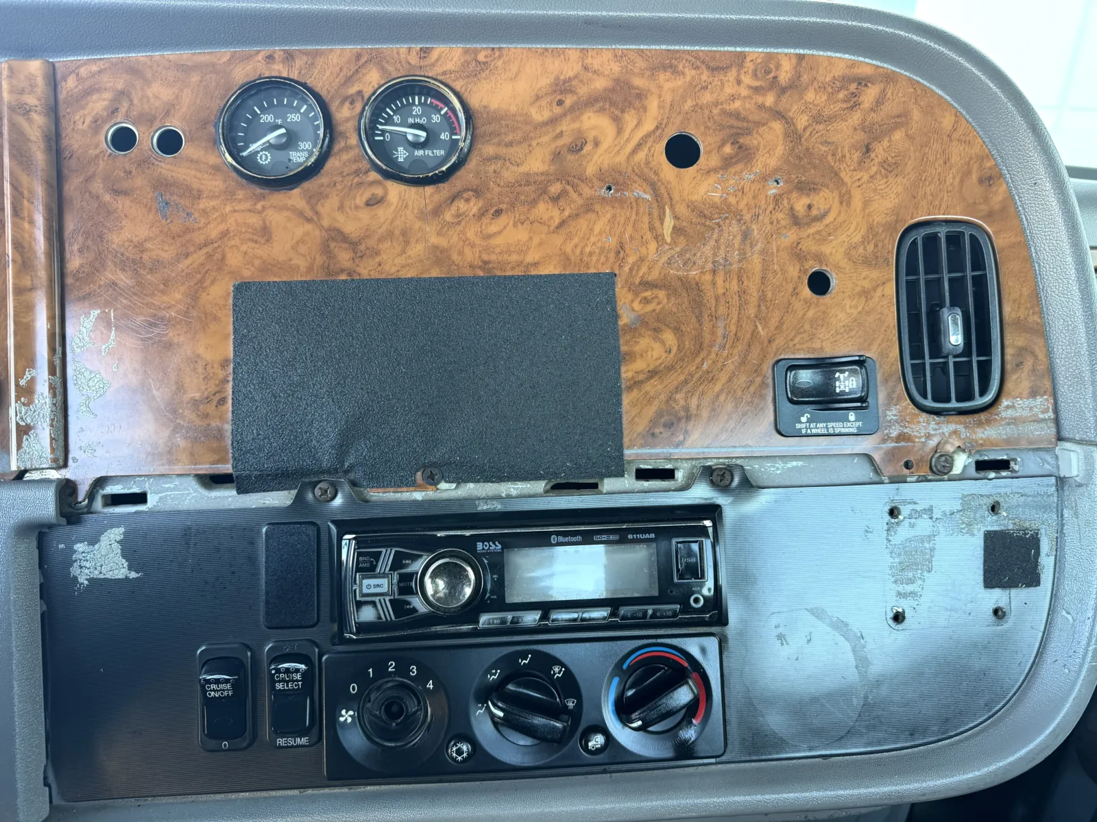 2006 Peterbilt - image 18