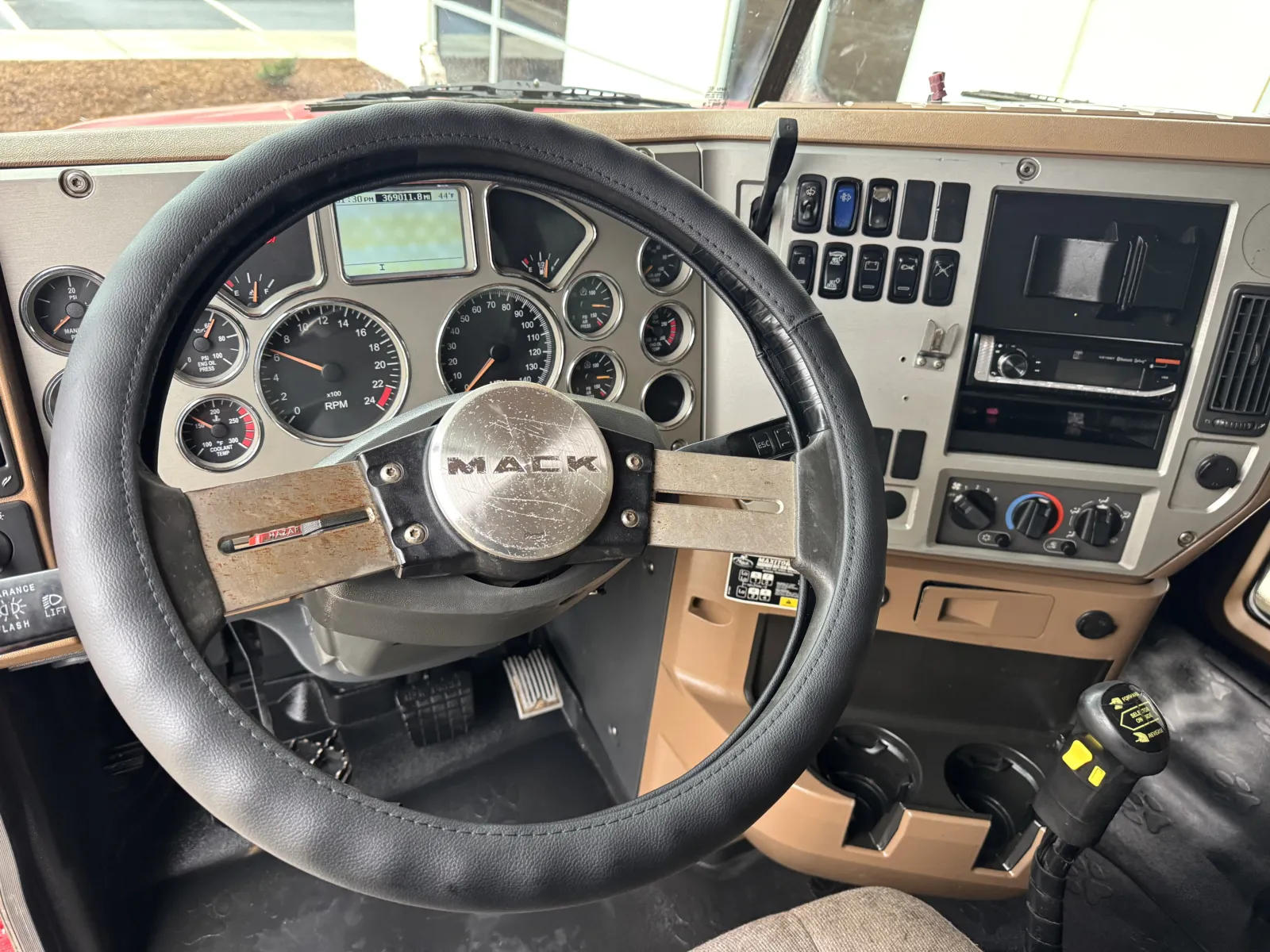 2012 Mack - image 17