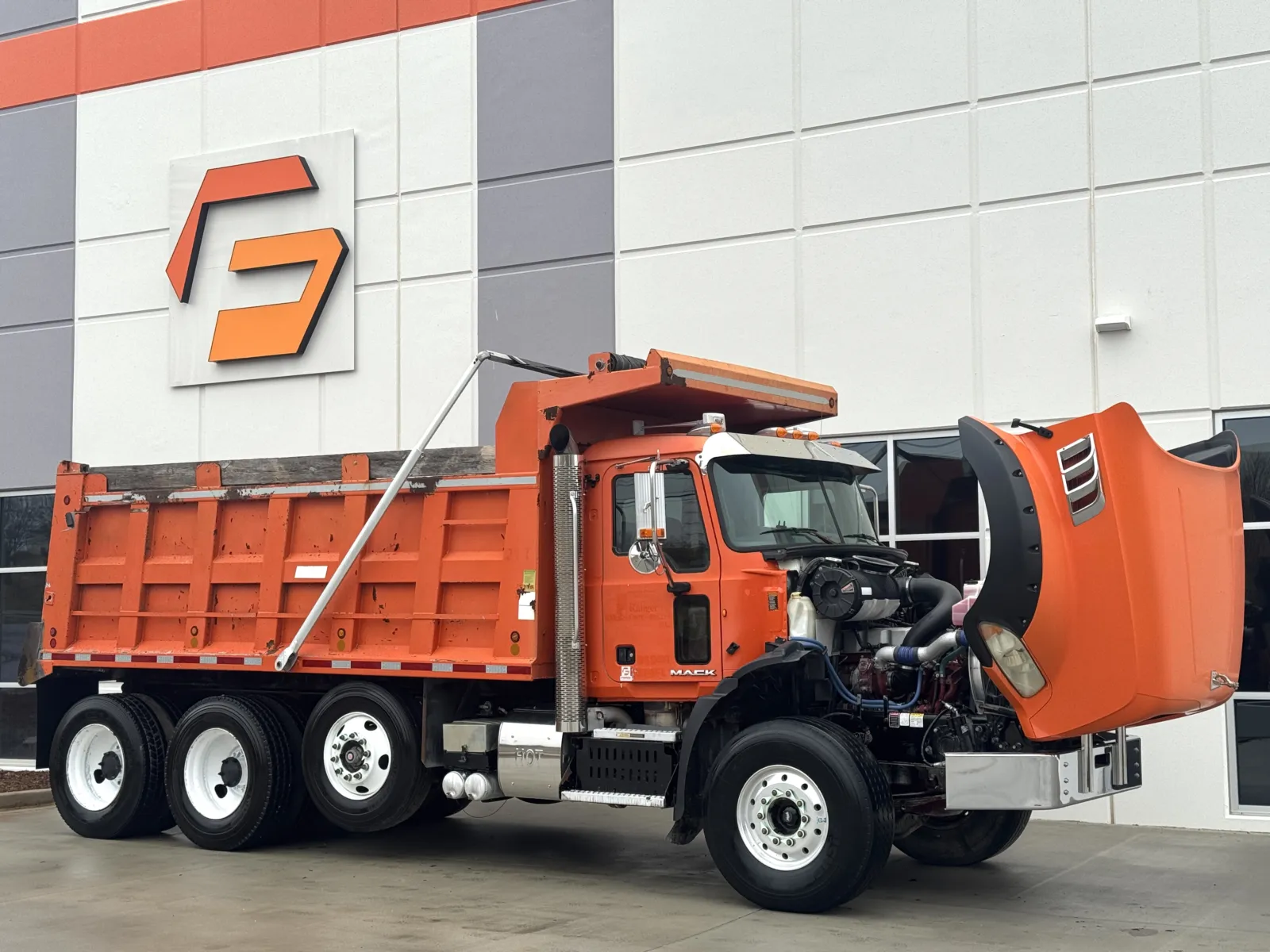 2015 Mack - image 10